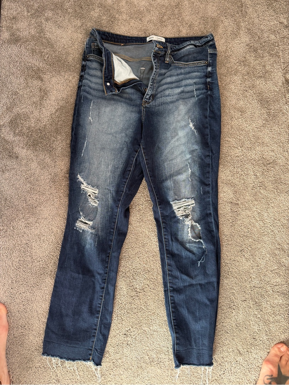 BKE Women’s Distressed Dark Blue Skinny Jeans